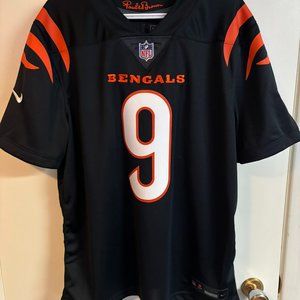 Joe Burrow Cincinnati Bengals Men's Nike Dri-FIT NFL Limited Football Jersey.